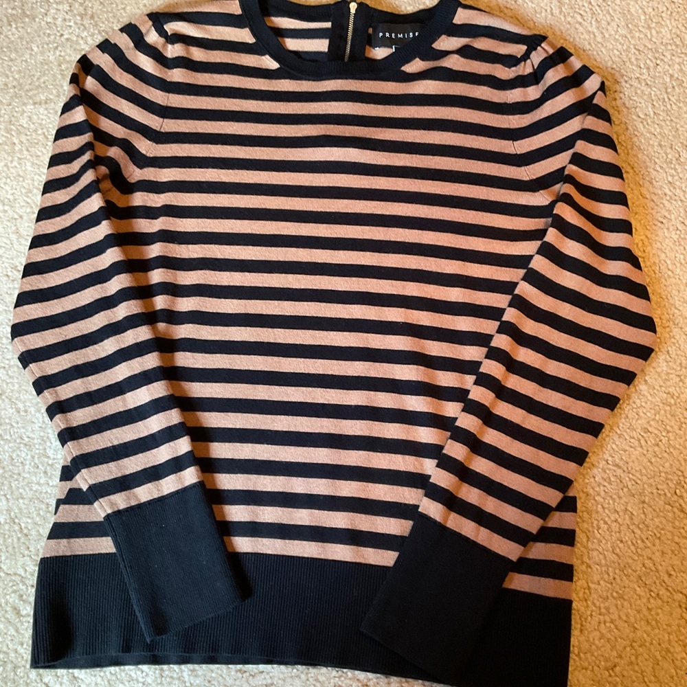 Ladies Sweater. Sz. Large